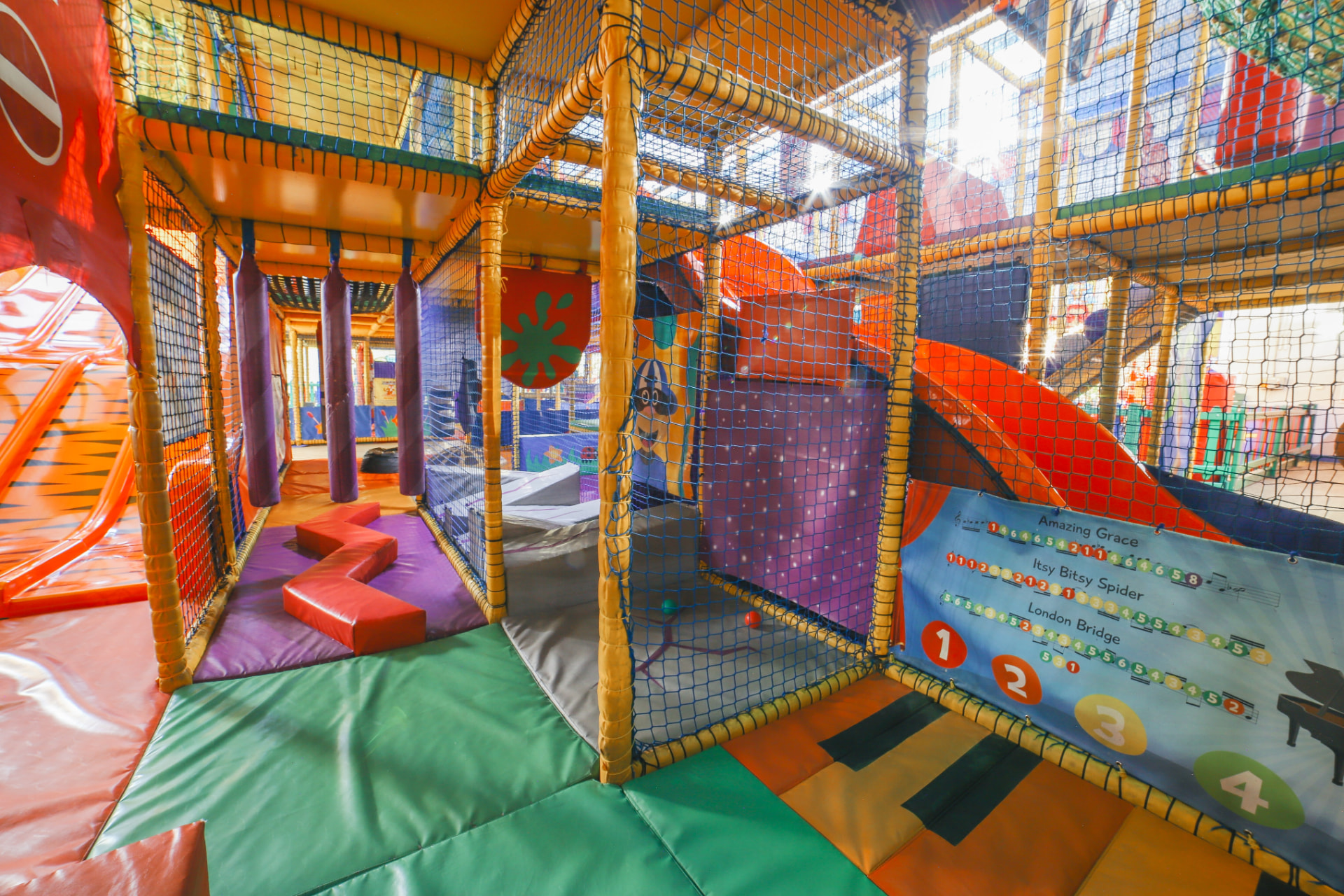 Gambado indoor play frame